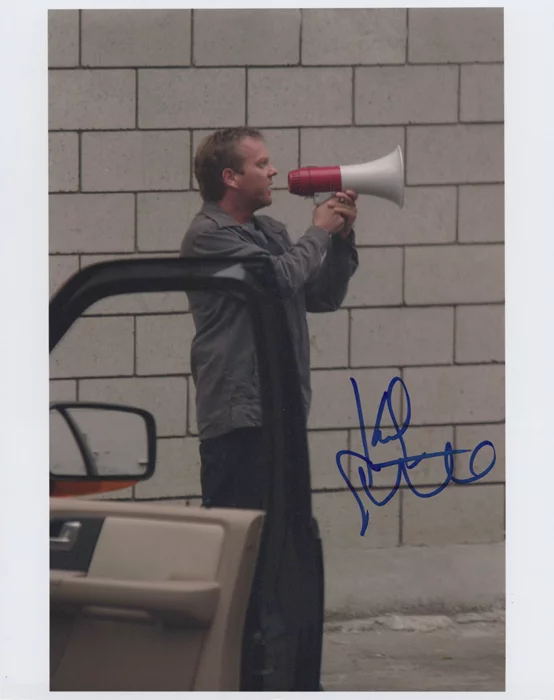 Kiefer Sutherland autograph