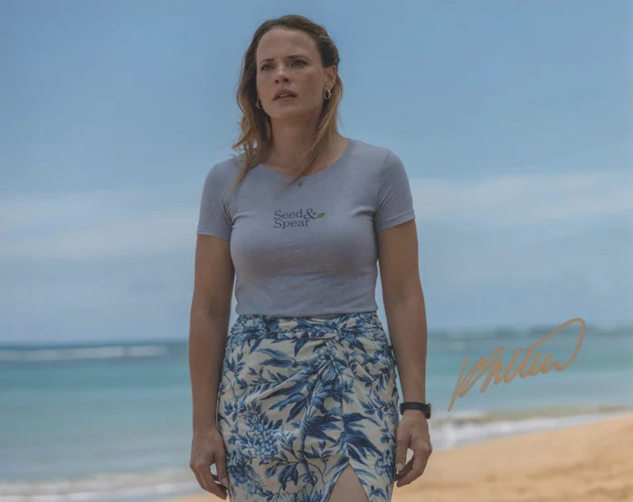 Katie Leclerc autograph