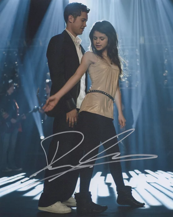 Drew Seeley autograph