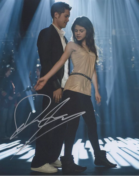 Drew Seeley autograph