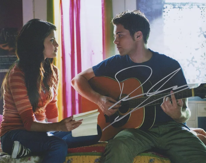 Drew Seeley autograph