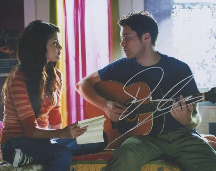 Drew Seeley autograph