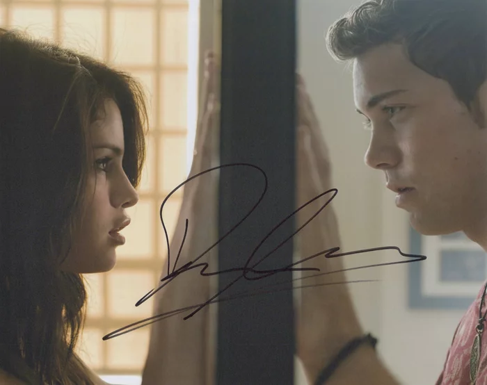 Drew Seeley autograph
