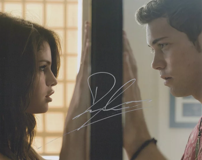 Drew Seeley autograph