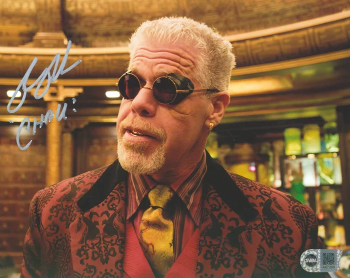 Ron Perlman autograph