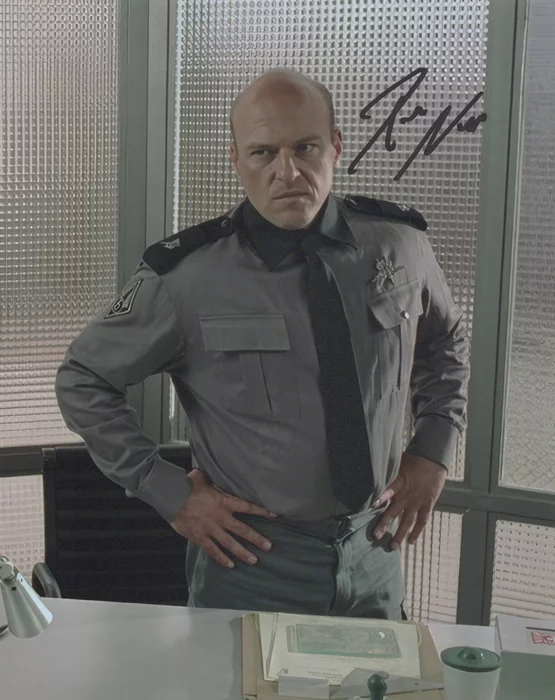 Dean Norris autograph