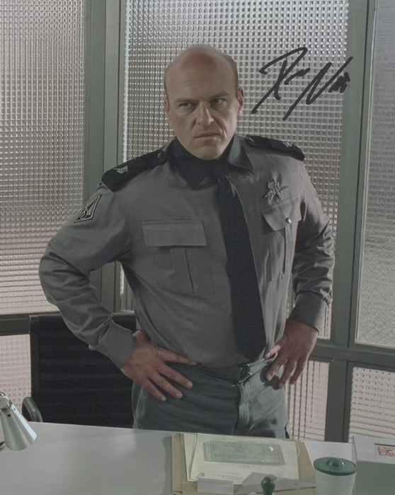 Dean Norris autograph