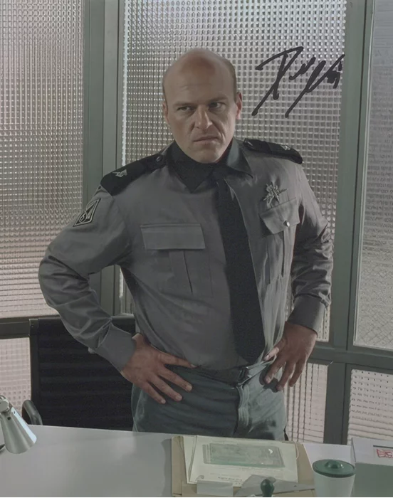 Dean Norris autograph