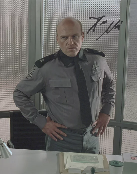 Dean Norris autograph