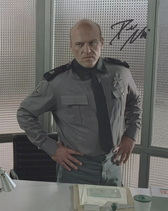 Dean Norris autograph