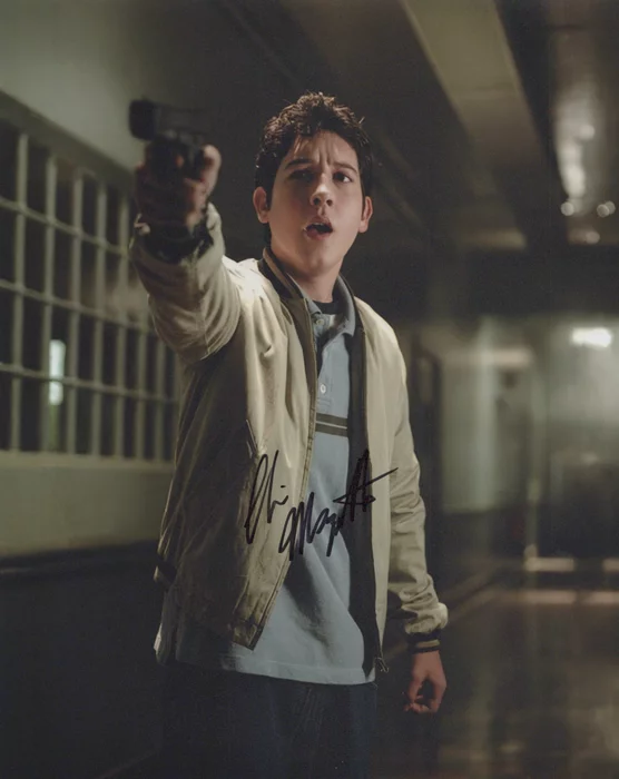 Chris Marquette autograph