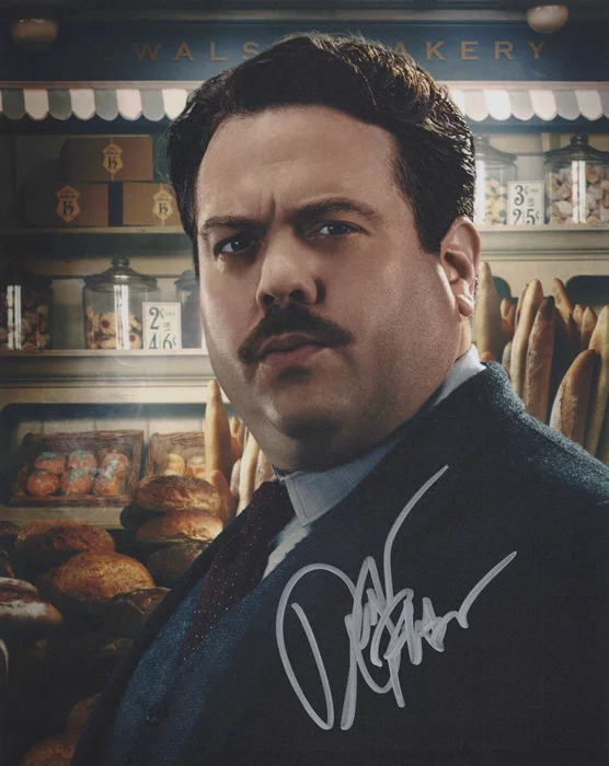 Dan Fogler autograph