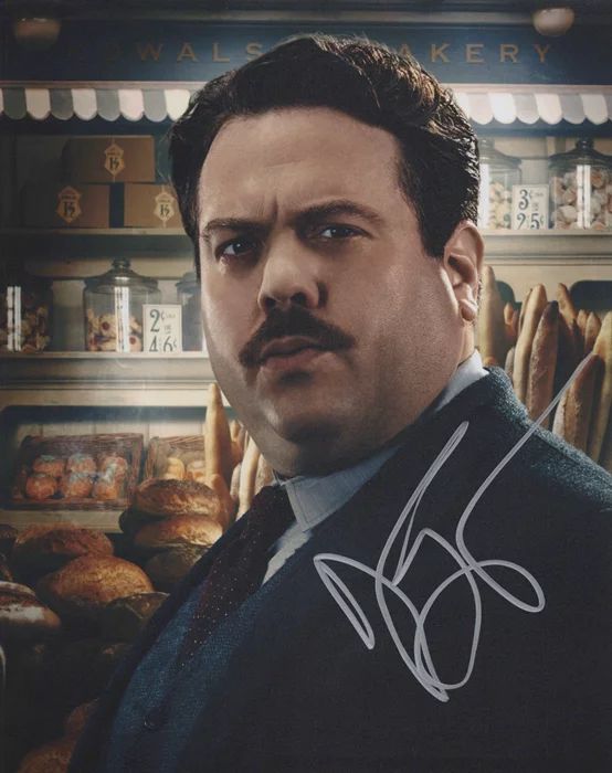 Dan Fogler autograph