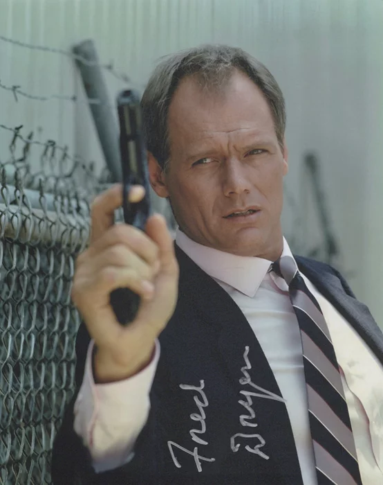 Fred Dryer autograph