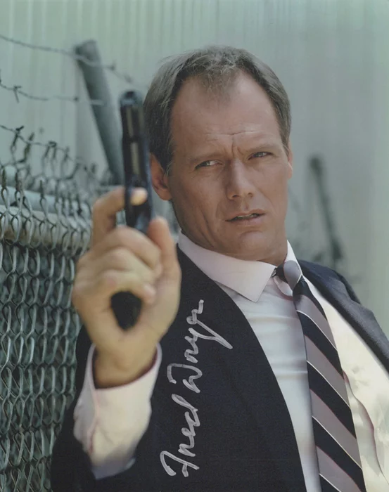 Fred Dryer autograph