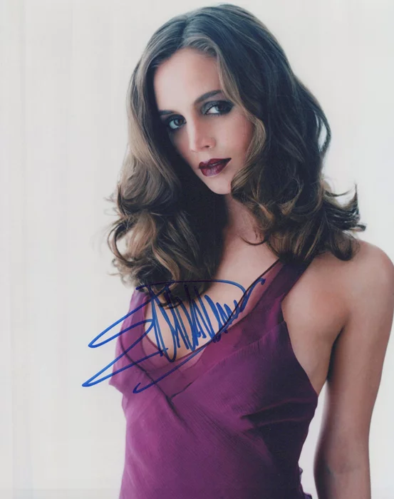 Eliza Dushku autograph