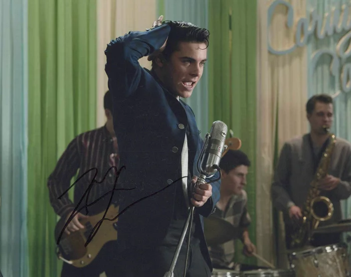 Zac Efron autograph