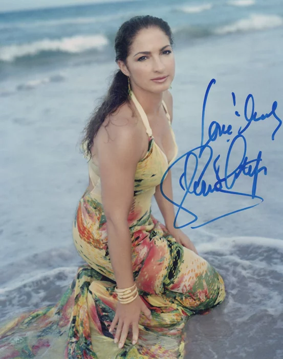 Gloria Estefan autograph