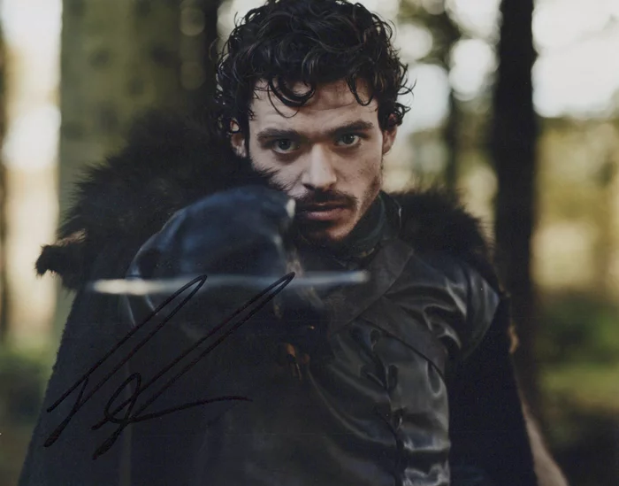 Richard Madden autograph