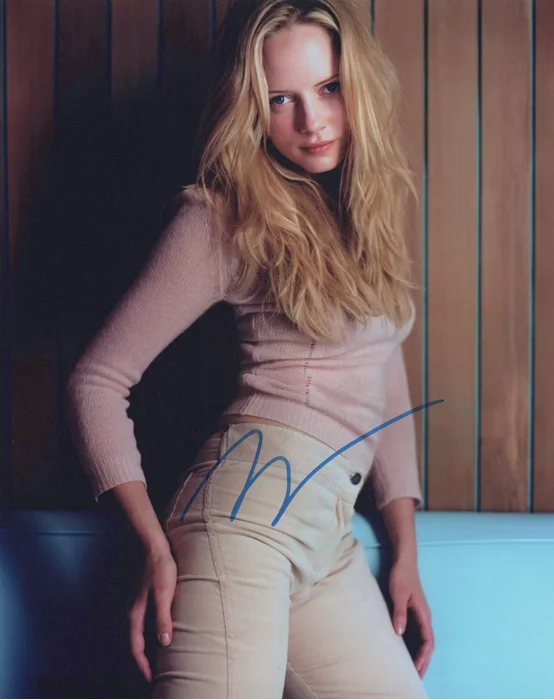 Marley Shelton autograph