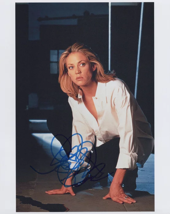 Ally Walker autograph
