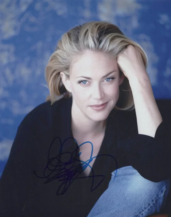 Ally Walker autograph