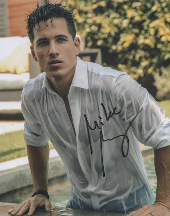 Mike Manning autograph