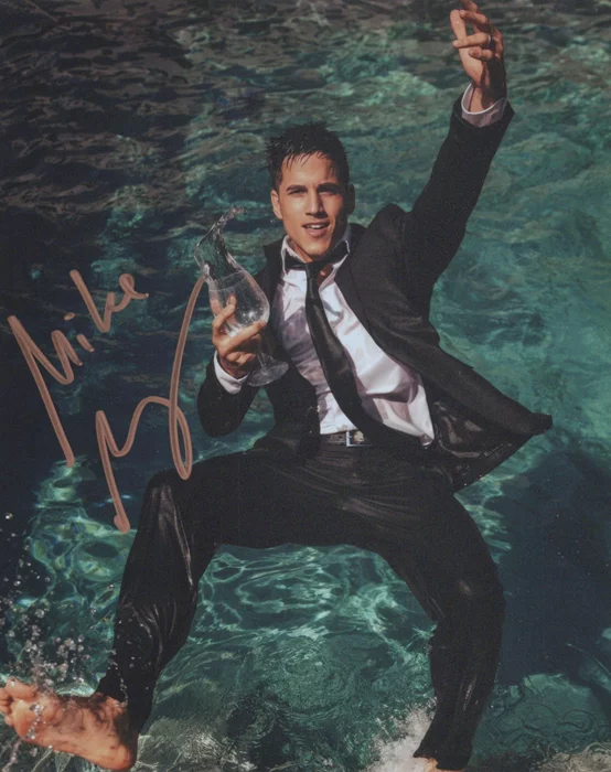 Mike Manning autograph