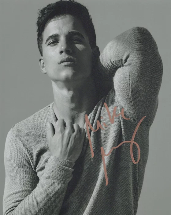 Mike Manning autograph