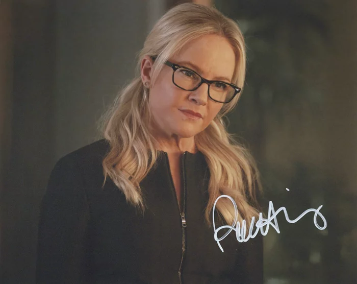 Rachael Harris autograph
