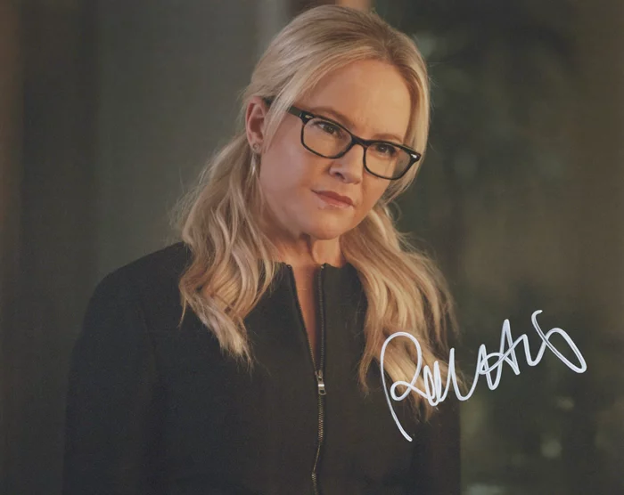 Rachael Harris autograph
