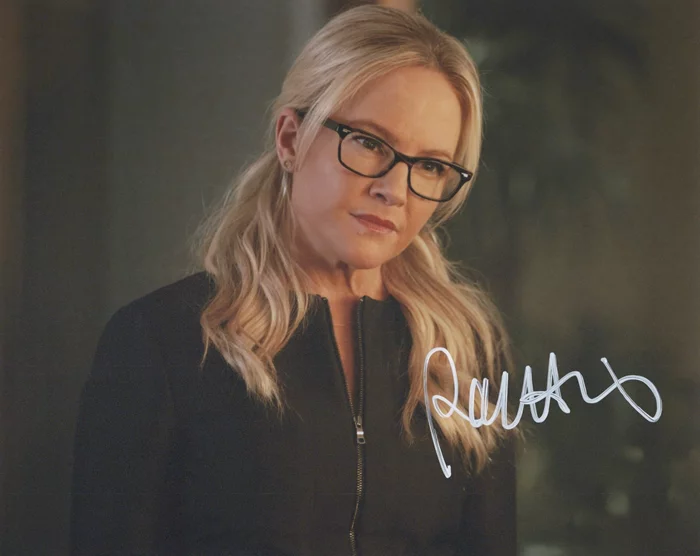 Rachael Harris autograph