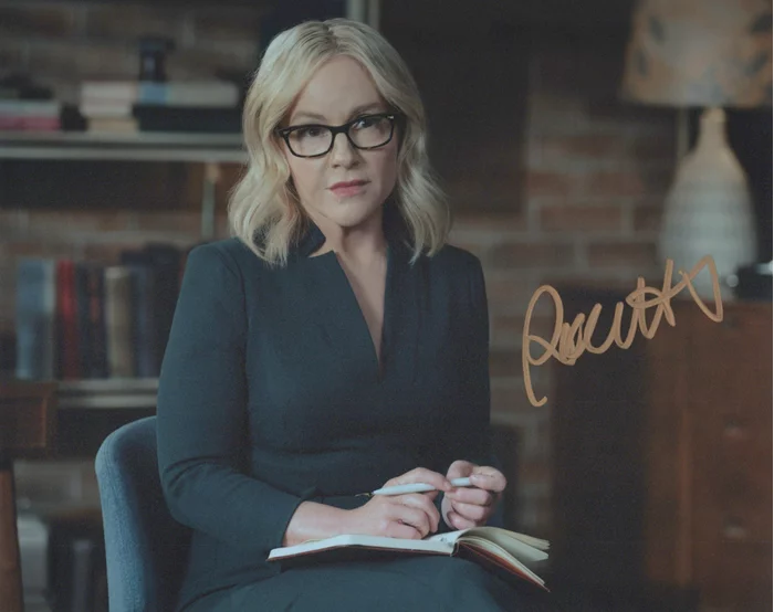 Rachael Harris autograph