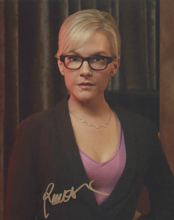 Rachael Harris autograph