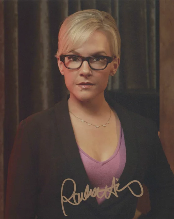 Rachael Harris autograph