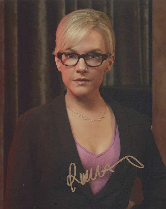 Rachael Harris autograph