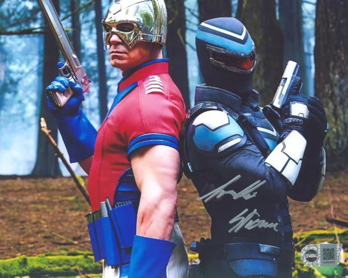 Freddie Stroma autograph