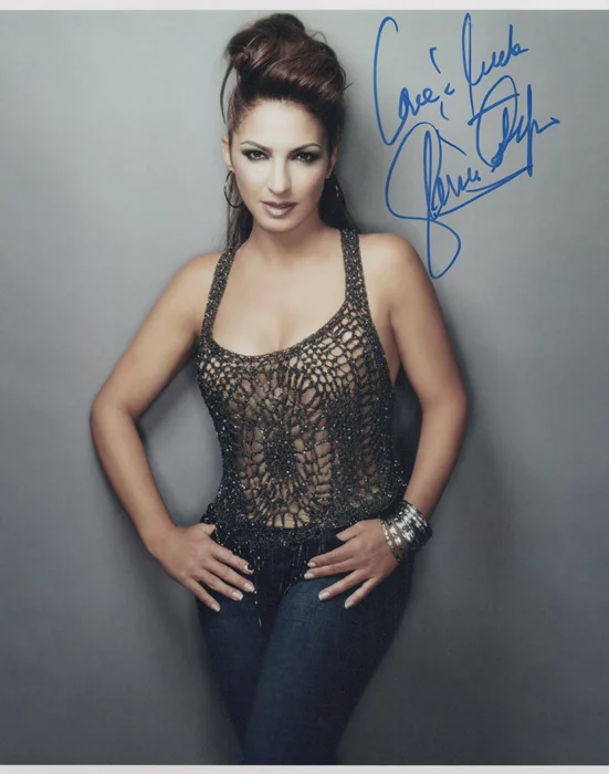 Gloria Estefan autograph