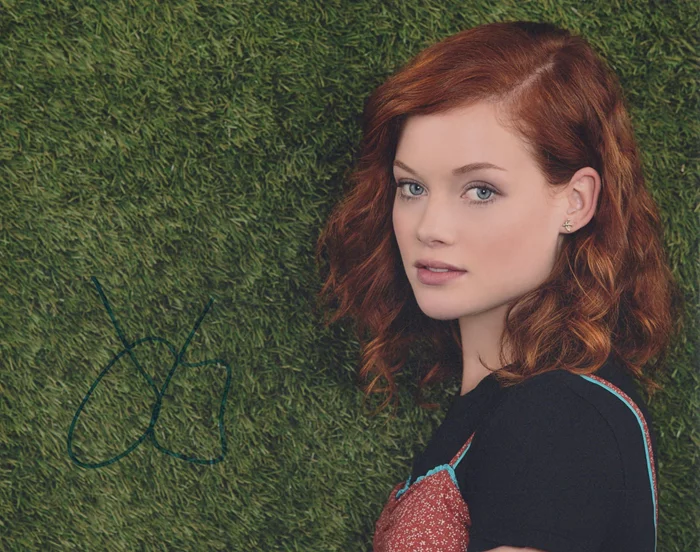 Jane Levy autograph
