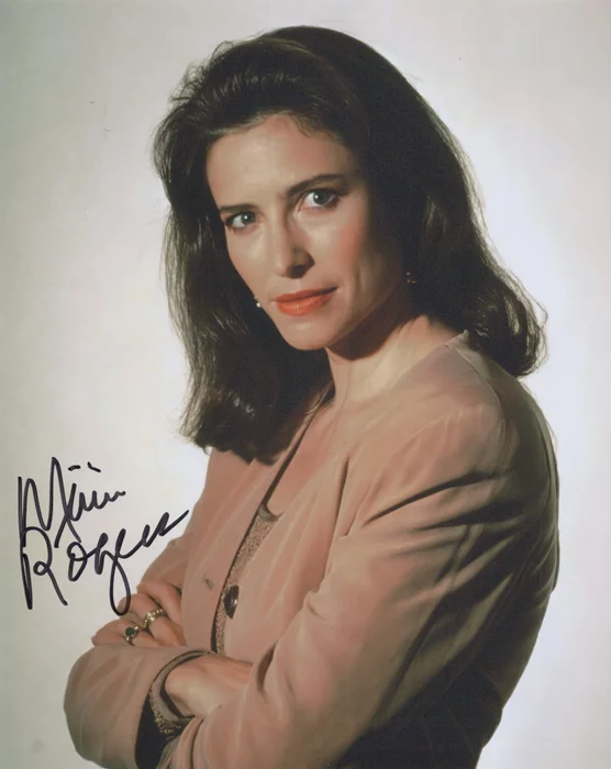 Mimi Rogers autograph