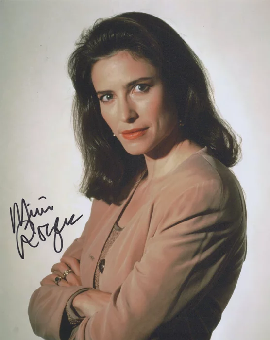 Mimi Rogers autograph