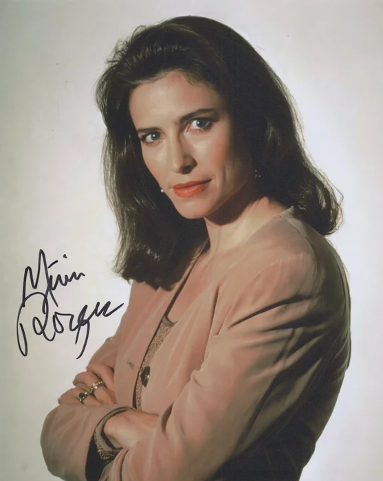 Mimi Rogers autograph