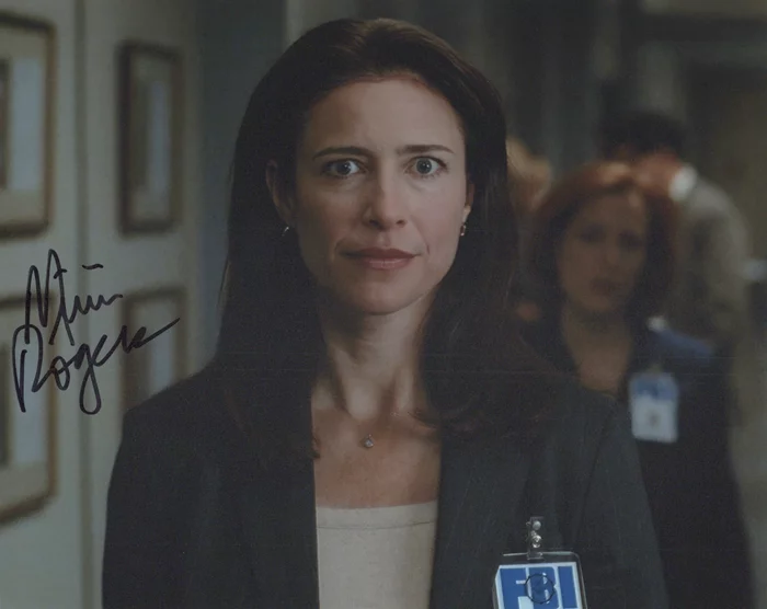 Mimi Rogers autograph