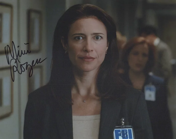 Mimi Rogers autograph