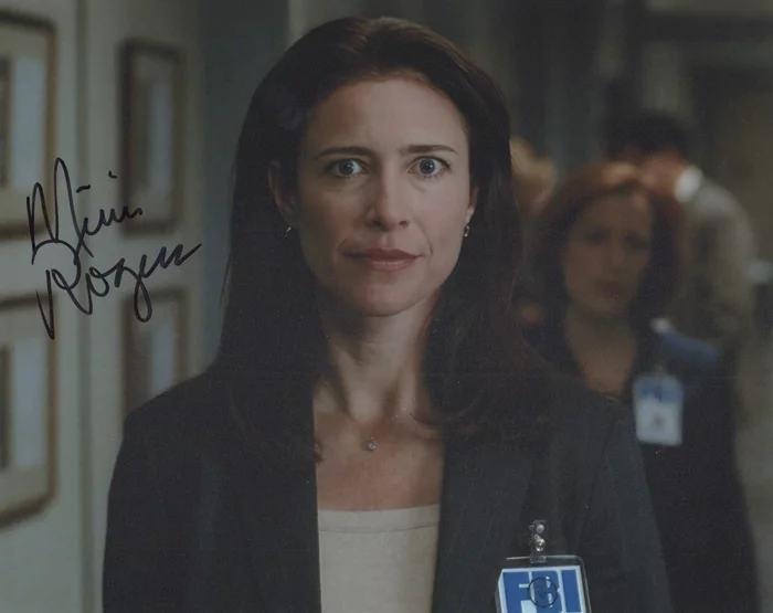 Mimi Rogers autograph