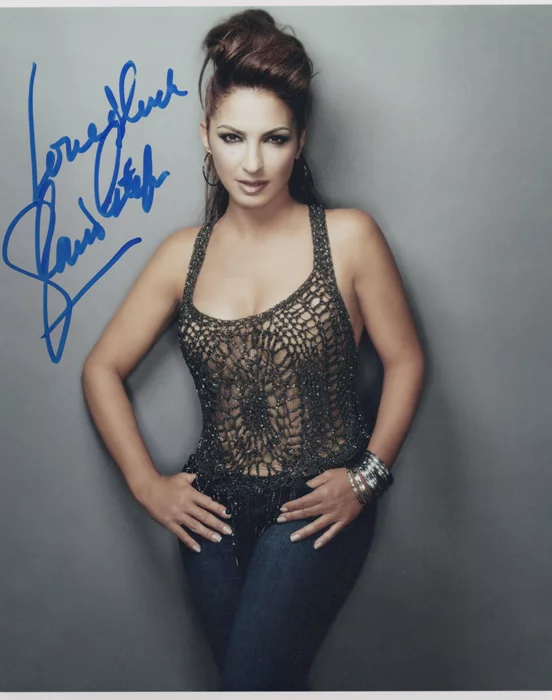 Gloria Estefan autograph
