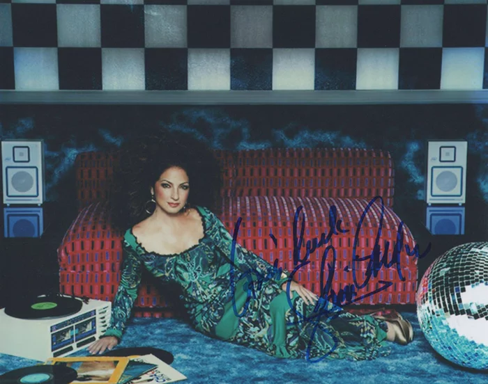 Gloria Estefan autograph