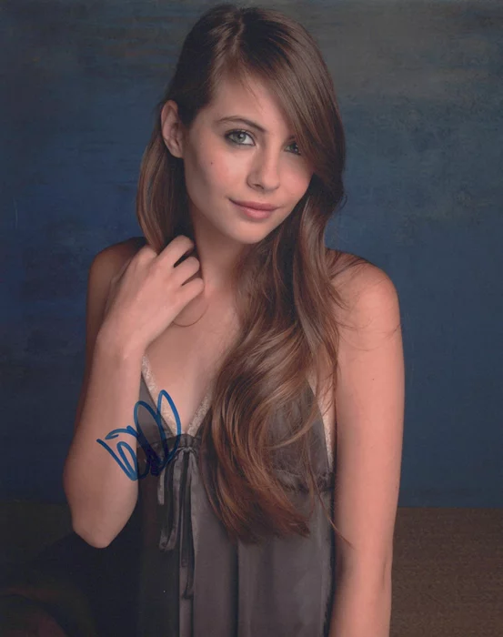 Willa Holland autograph