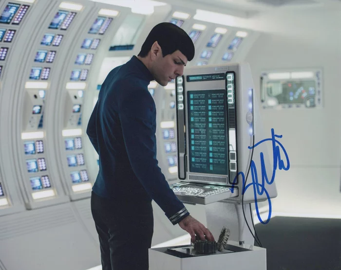 Zachary Quinto autograph