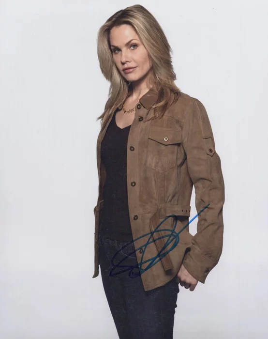 Andrea Roth autograph